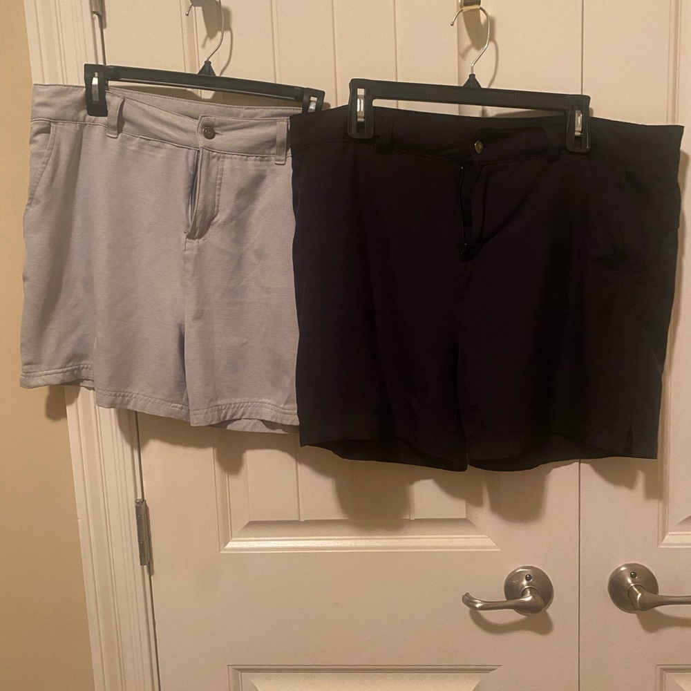 Magellan Outdoors Women's Flat Front Shorts - Black & Light Gray-Size XL